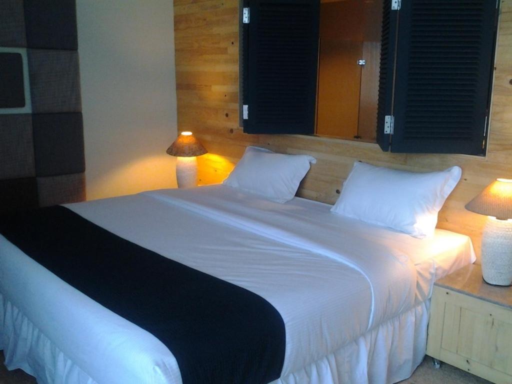 Chara Hotel Bandung Room photo