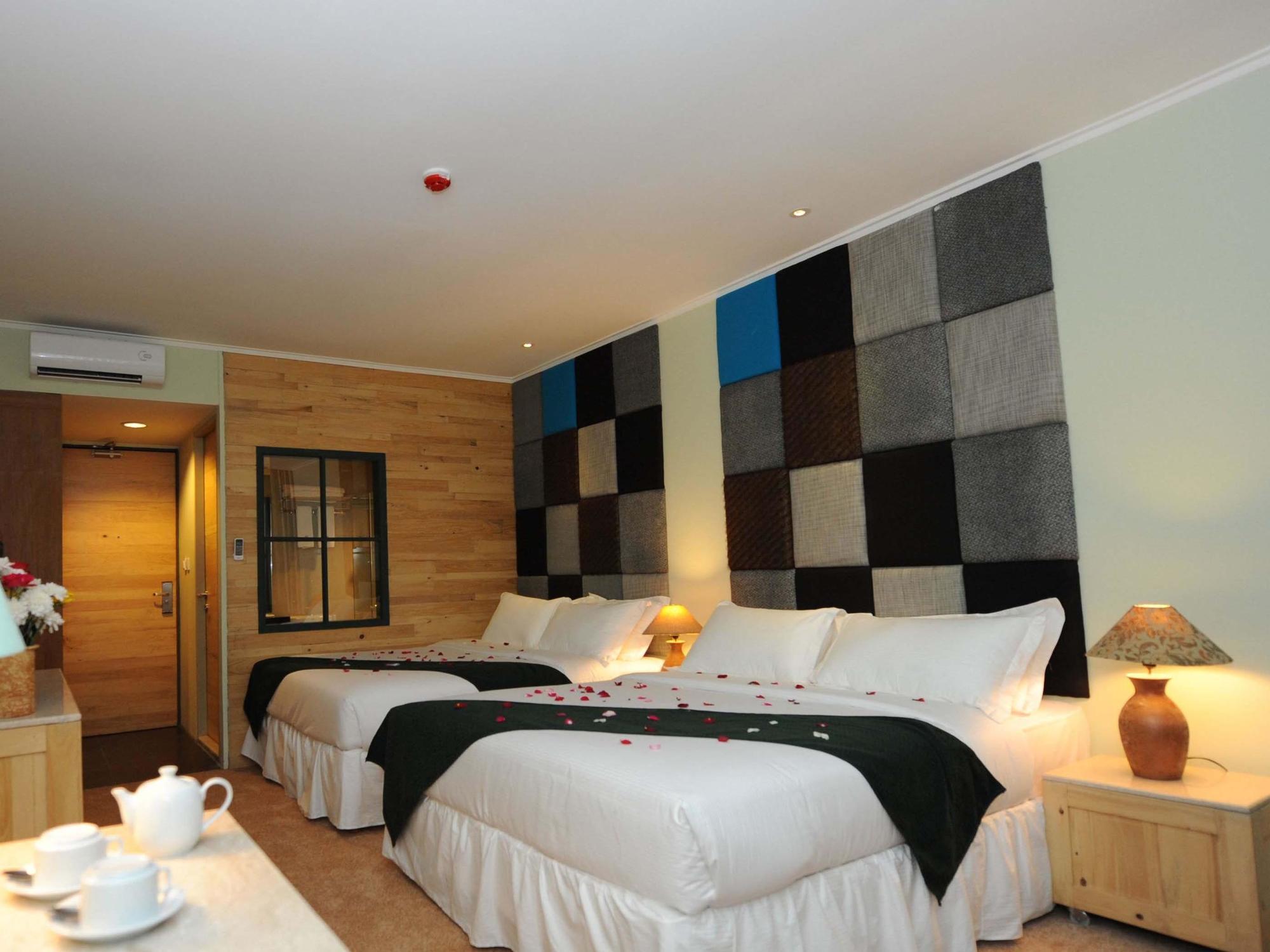 Chara Hotel Bandung Exterior photo