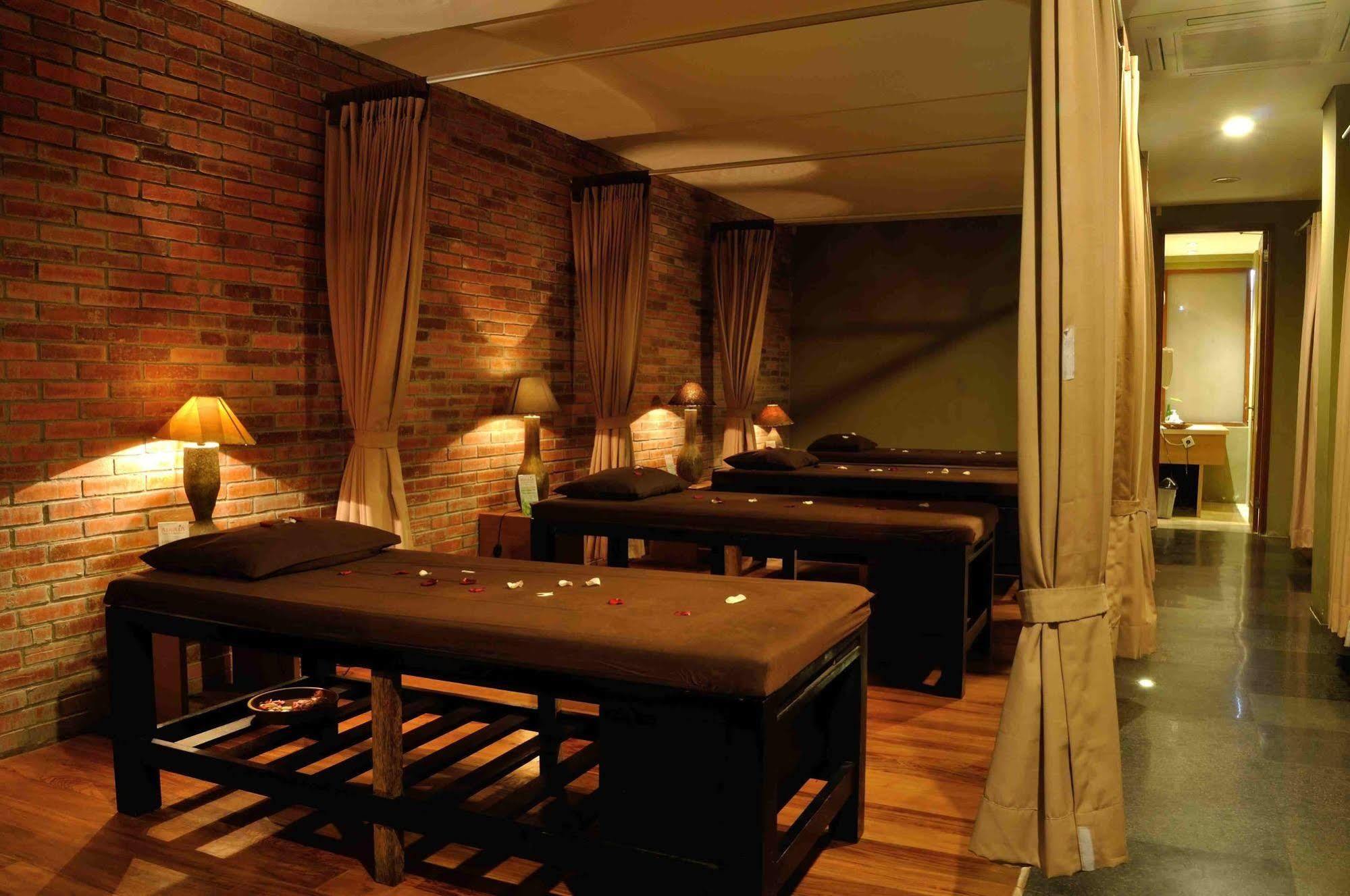 Chara Hotel Bandung Exterior photo